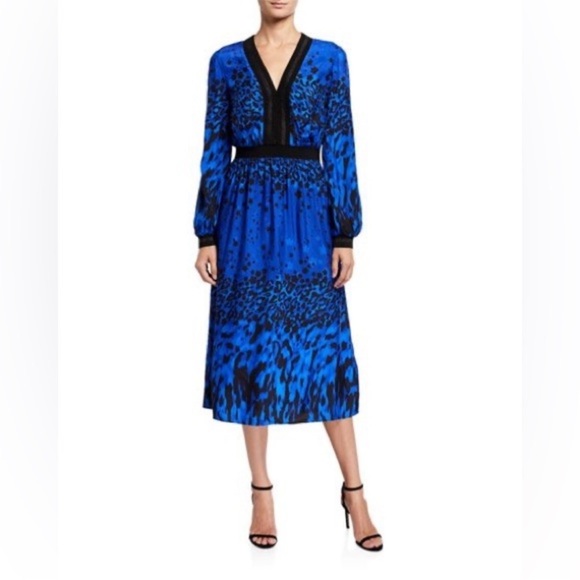 Ted Baker London Dresses & Skirts - Blue Printed V-Neck Midi Dress TED BAKER MARYEMA 12 Large